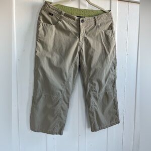 Kuhl Cropped Hiking Pants Size 10 Khaki Relaxed Fit Outdoor Trail Pants